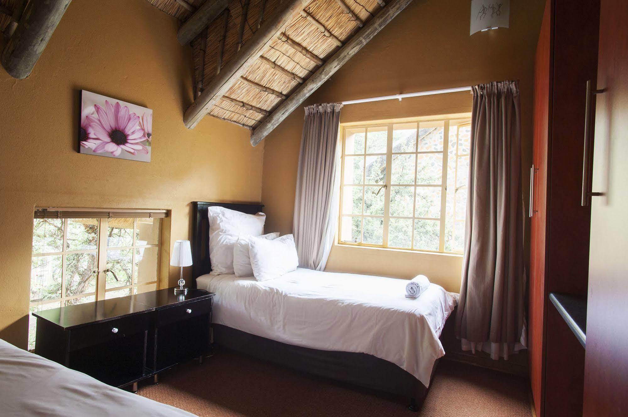 Maliba Mountain Lodge Butha-Buthe ภายนอก รูปภาพ